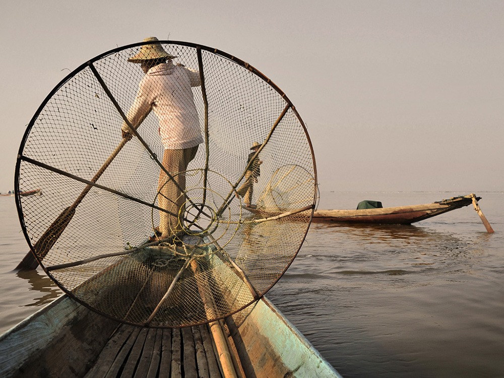 2.PESCADORES EN EL LAGO INLE II